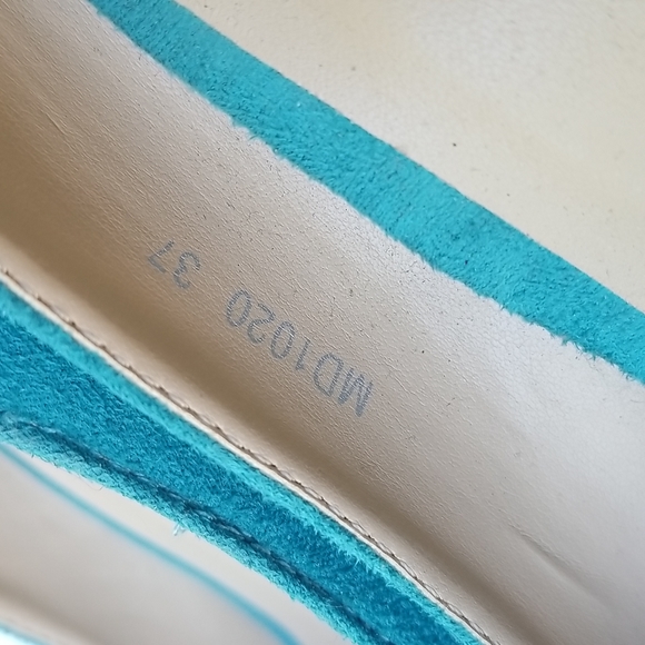 Italien suede turquoise pumps - Picture 4 of 4